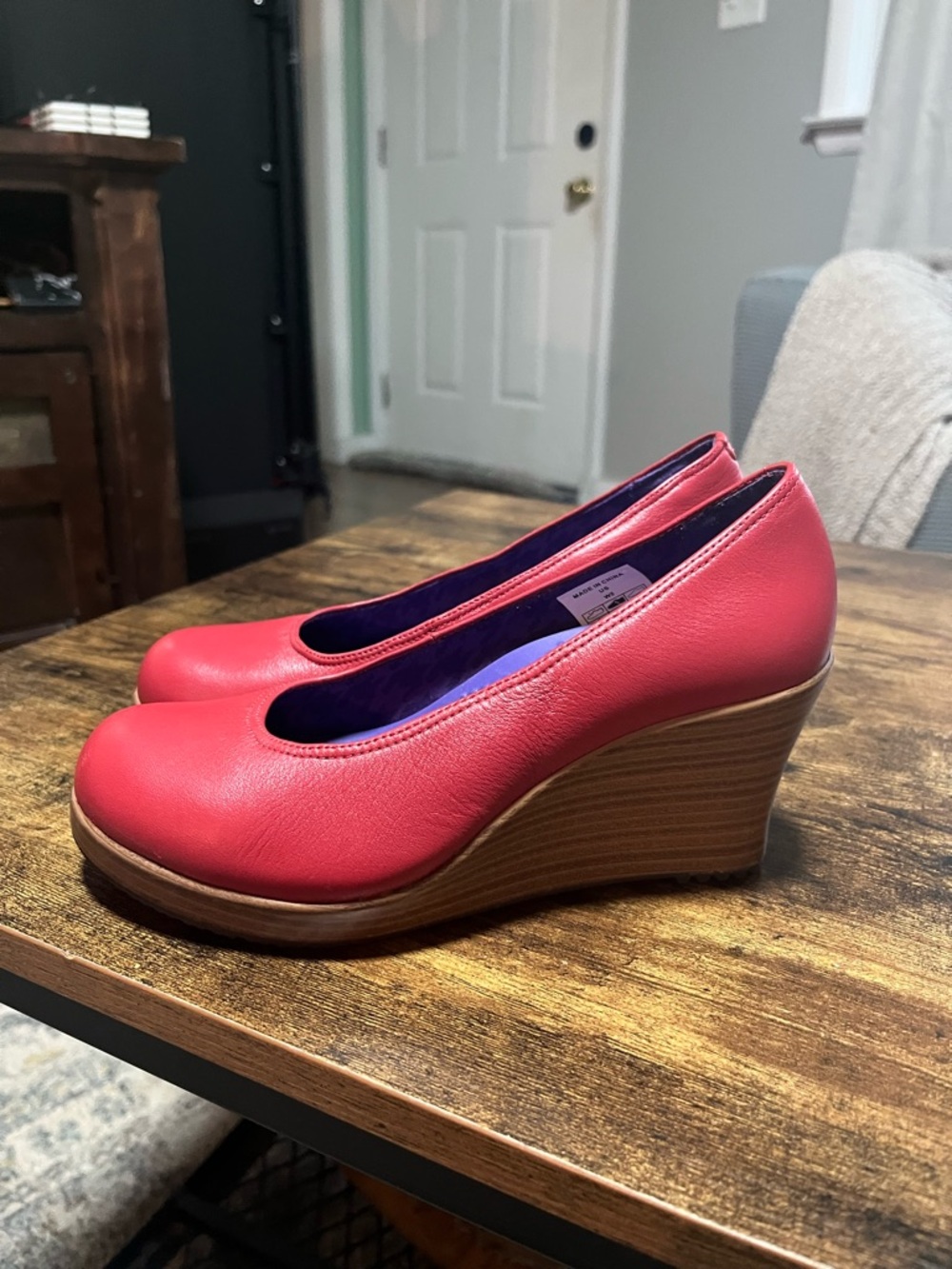 Crocs A-Leigh Leather‎ Closed Toe Wedge Heel Shoes Red Women’s 5